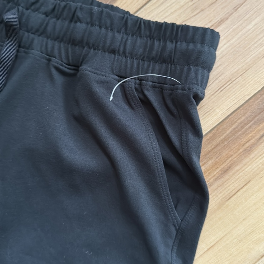 Mondetta ladies active Bermuda short size S in black, NWOT - Picture 4 of 9